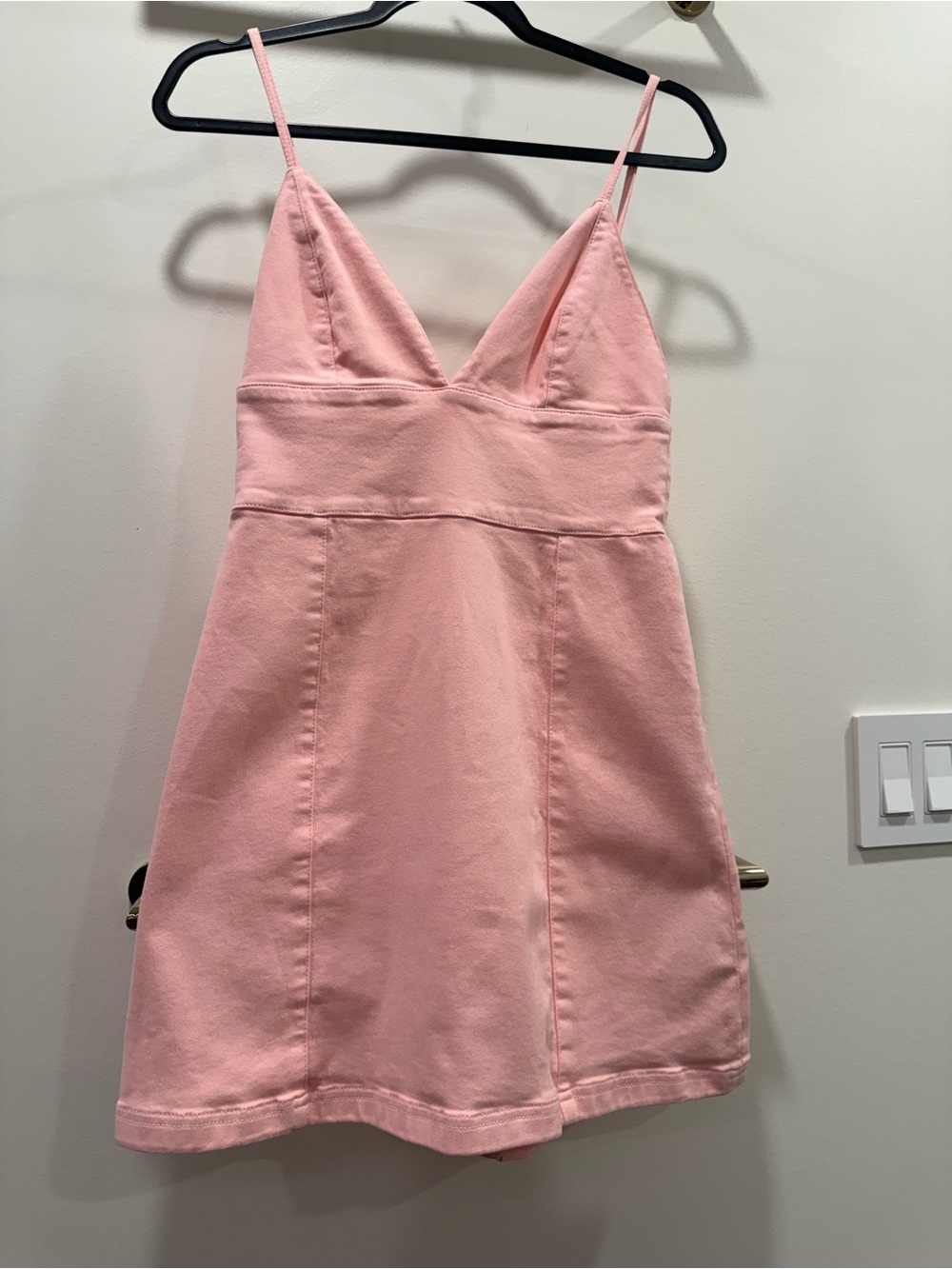 Alice + Olivia Blush Pink V-Neck Spaghetti-Strap Slip Dress